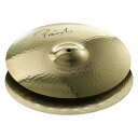 PAISTE Signature Reflector Heavy Full Hi-Hat TOP 14” ハイハットシンバル トップ※画像はサンプルです。詳しくは商品説明をお読み下さい。※トップのみでの販売になります。お間違えないようにご注意下さい。パイステシンバルの特徴とも言える「クリスタル・サウンド」の最高峰を目指し、1987年に開発された「PAT.#4, 809, 581」を最初に使用し、1989年にリリースされたのが、「ザ・パイステ」＝シグネチャー・モデルです。シャープで明快なアタック音、透明感にあふれたヴィヴィッドな響きと幅広いダイナミックレンジ は、シンバル・サウンドをさらに拡大します。心を映し出すソウルフルなサウンドからシャープでストレートなタイトサウンド、パワフルでアグレッシブなヘ ヴィサウンドまで、あらゆるミュージックシーンに活力を与えます。各モデルは特徴的なサウンドと象徴的なネーミングを持ち、1枚1枚入念な製法と厳しい品 質管理によって造られています。パイステが真に追求するアーティスティックな領域へのチャレンジ精神と鍛えぬかれた技術の結晶です。また、Signature Reflectorは職人による研磨によって舞台で生える輝きを放ちます。この手仕事によって、機械による研磨と違って材料にストレスを与えず、サウンドを台無しにすることがありません。Signature Hi-HatReflector Heavy Full Hi-Hat TOP14インチ シンバル