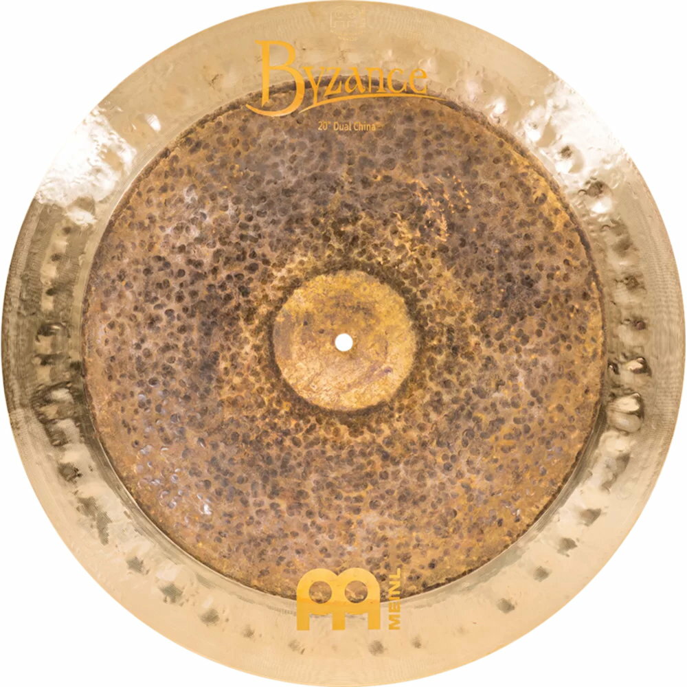 MEINL B20DUCH Byzance Dual 20” China チャイナシンバルByzance Dual シリーズByzance DUAL シンバルは独特のルックスとサウンドですぐに認識されるようになり、急速な人気の高まりで Byzance Extra Dry シリーズから独立し、アイテムを拡大した新シリーズとして確立されました。トルコ製の B20 ブロンズからハンドハンマーで丹念に成形され、カップ部はロウ、エッジのみ細いブレードでレイジングされ鮮やかなブリリアント・フィニッシュに仕上げられます。サウンドは見た目通り、トラッシーで土っぽい低音から始まり、爆発的な煌めきのフラッシュでフィニッシュします。特徴・ B20ブロンズ合金製・ ハンドハンマー加工による優れたサウンド・ ナチュラルな外観と極めてドライなサウンド音楽ジャンルファンク | ジャズ | ゴスペル | フュージョンR&B | ポップス | スタジオ音楽サイズ：20”
