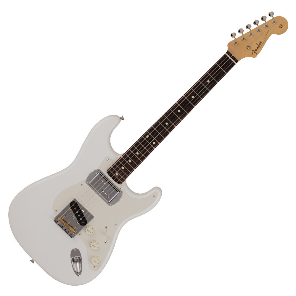 Fender フェンダー Souichiro Yamauchi Stratocaster Custom RW WHT エレキギター ストラトキャスターフジファブリックのボーカル・リードギターである山内総一郎の最新シグネイチャーモデル。トレードマークのフィエスタレッドのストラトキャスターと共にテレキャスターも愛用する山内が、それぞれの良さを併せ持った理想のギターを具現化するため本モデルが開発されました。ホワイトのサテンフィニッシュを施したアッシュボディーはセンター部分を残し左右をくり抜いたシンライン構造。オリジナルのアルミ削り出しエスカッションにマウントされたCuNiFe Wide Range Humbuckerと合わせる事で太く温かい音色を生み出します。また山内がこだわったブリッジポジションには愛用の54年製テレキャスターの仕様を踏襲しつつ、よりパワフルなトーンを求め開発されたCustom Wired Vintage Style Single Coil Teleを搭載。さらにピックアップに弦の振動がよりダイレクトに伝わるテレキャスターのブリッジ構造を重視した山内のリクエストにより、大胆にもテレキャスターのブリッジをストラトキャスターにそのまま取り付けています。ネックグリップは同じく愛用の54年製テレキャスターを元にし、厚みがありつつもナット幅を狭くする事で快適な握り心地となりました。さらにバッキングからすぐにリードギターに切り替えるためのアイデアとしてネックピックアップのダイレクトスイッチが搭載されるなどこれまでにないオリジナリティー溢れるギターになっています。【FEATURES】● センター部分を残し左右をくり抜いたシンライン構造のホワイトサテンフィニッシュアッシュボディー● オリジナルのアルミ削り出しエスカッションにCunife Wide Range Humbuckerをネックポジションに搭載● Custom Wired Vintage Style Single Coil Teleブリッジピックアップ● 山内総一郎愛用の54年製テレキャスター元に設計されたSouichiro Yamauchi "U"ネックシェイプ● ネックピックアップへの瞬時のアクセスを可能にするダイレクトスイッチを装備【スペック】・プロダクトネーム：Souichiro Yamauchi Stratocaster Custom, Rosewood Fingerboard, White・モデル番号：5601500399・シリーズ：Made in Japan Artist・オリエンテーション：Right-Hand・カラー：White・原産国：JP・ネック：Maple・ネックフィニッシュ：Satin Urethane・ネックシェイプ：Souichiro Yamauchi "U" Shape・フィンガーボードラジアス：7.25" （184.1 mm）・フィンガーボードの素材：Rosewood・ポジションインレイ：White Dot・フレット数：21・ナット：Bone・ナット幅：1.650" （42 mm）・ナットの素材：Bone・ボディ：Semi-Hollow Ash・ボディフィニッシュ：Satin Urethane・ボディシェイプ：Stratocaster・ボディ素材：Semi-Hollow Ash・ブリッジ：3-Saddle Vintage-Style Strings-Through-Body Tele with Brass Barrel Saddles・ピックガード：1-Ply Parchment・コントロールノブ：Parchment Plastic・Switch Tip：Parchment・ハードウェアフィニッシュ：Nickel/Chrome・チューニングマシーン：Pure Vintage Single Line "Fender Deluxe"・ストリング：Fender USA 250R Nickel Plated Steel （.010-.046 Gauges）, PN 0730250406・ネックプレート：4-Bolt with Fujifabric Logo・ブリッジピックアップ：Souichiro Yamauchi Custom Wired Vintage Style Single Coil Tele・ネックピックアップ：Wide-Range CuNiFe Humbucking・ピックアップコンフィギュレーション：SH・コントロール：Master Volume, Master Tone, Direct Switch for Neck Pickup・スウィッチ：3-Position Blade: Position 1. Bridge Pickup, Position 2. Bridge and Neck Pickups, Position 3. Neck Pickup・フレットサイズ：Narrow Tall・スケール：25.5" （64.77 cm）・Case/Gig Bag：Deluxe Gig Bag