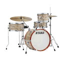 TAMA タマ LJK48S-CMW Club-JAM ドラムシェルキット※本商品はシェルキットのみでの販売となります。シンバルアームとシングルタムホルダーを除き、画像のスタンドやシンバル、椅子などは商品に含まれません。Club-JAM Kitは、小口径かつコンパクトなサイズ構成によって、持ち運びやすさと本格的なドラムサウンドを両立させたコンパクトドラムキット。シェルには明瞭なアタックと温かいサウンドを兼ね備えたポプラシェルを採用。また、バスドラムシェルに直接取り付けられたシンバルホルダーや湾曲したバスドラム スパー、そして暖かい印象を与えるブラウンのウッドフープがヴィンテージなルックスを醸し出します。省スペースかつポータビリティに優れ、様々なシチュエーションでの演奏を可能にします。18”x12”バスドラムx110”x7”タムタムx114”x7”フロアタムx113”x5”スネアドラムx1シングルタムホルダーx1シンバルホルダーx1Color:CMW (クリームマーブルラップ)