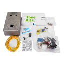 Pedal Tank ペダルタンク Katanat Booster Kit ブースターペダル ギターエフェクター制作キット※この商品は、お客様が制作されることを目的として作られたキットです。まず、キットが届きましたら、必ずパーツリスト (マニュアル : 二次元バーコード参照) をご確認いただき、パーツの欠品等が無いことをご確認ください。※一度制作されたものの返品、制作にかかわるサポートは受け付けておりません。恐れ入りますがあらかじめご了承ください。※入荷時期により、写真と部品が異なる場合がございます。マニュアル (二次元バーコード参照) との内容に違いがございましたら、お手数ですが販売店までご連絡を頂けますようお願いいたします。Katanat Booster Kitは、上質でアグレッシブなブーストサウンドを作るブーストエフェクトをベースとしたクリーンブースターを自作できるキットです。シグナルをブーストしてボリュームを上げるよう設計されていて、アンプや他のエフェクトと組み合わせてトーンに明瞭さを加えたり、歪みを強くしたりします。特に透明なサウンドに定評のあるブーストで、ブーストレベルを高くしてもナチュラルな音色を維持します。Boost：ブーストレベルを調整します。スイッチ：ブーストゲインを切り替えます。制作には抵抗値を測定するマルチメーター、はんだとはんだごて、ドライバー、六角レンチが必要です。【Pedal Tank】Pedal Tankは、タイ、バンコクで様々なエフェクトペダルを制作しています。代表のSongpol Teeramanud氏は、タイで電子工学を学びながらギタープレイヤーとして活躍し、サウンドと機能の両面をマスターし、2008年にPedal Tankを設立しました。そして今では、全世界の楽器店で取扱われ、世界中のプレイヤーを魅了しています。Pedal Tankのエフェクターは、伝統的でスタンダードな機能に、プレイヤーの視点に基づいたPedal Tankならではの発想を融合させたことで、誰にでも扱いやすく、使いやすいモデルに仕上がっています。そして、最大の特徴は全てのモデルがハンドワイアードで制作されていながら、他に類を見ない圧倒的にリーズナブルな価格を実現していることです。全てのプレイヤーが望む「高品質」「使いやすさ」「手頃な価格」が全てそろったエフェクターです！