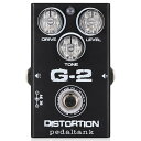 Pedal Tank ペダルタンク G-2 V5 ディストーション ギターエフェクターG-2 V5は、Pedal Tankを代表するG-2ディストーションの5世代目となるバージョンです。チューブアンプのディストーションサウンドを作り出します。アウトプットバッファ回路を改善し、シグナルのラウドネスを調整しました。初代G-2同様のLEDコンプレッションにより、ギターサウンドをタイトかつロングサステインを実現します。・チューブアンプのディストーションサウンド・様々なアンプに使えるサウンドのバランスを改善・ギターのVolumeコントロールで調整可能シャープなプレキシスタイルのサウンドキャラクターを持ち、様々な音楽ジャンルでご使用いただけます。様々なアンプに接続してポテンシャルを発揮できるよう設計されており、ギターのVolumeコントロールでディストーションサウンドを自由に調整できます。G-2 V5はトゥルーバイパススイッチングです。コントロールDRIVE：歪みを調整します。TONE：音色の高域を調整します。LEVEL：出力音量を調整します。G-2 V5はスタンダードなセンターマイナスDC9-18Vアダプターで駆動します。消費電流は5mAです。【Pedal Tank】Pedal Tankは、タイ、バンコクで様々なエフェクトペダルを制作しています。代表のSongpol Teeramanud氏は、タイで電子工学を学びながらギタープレイヤーとして活躍し、サウンドと機能の両面をマスターし、2008年にPedal Tankを設立しました。そして今では、全世界の楽器店で取扱われ、世界中のプレイヤーを魅了しています。Pedal Tankのエフェクターは、伝統的でスタンダードな機能に、プレイヤーの視点に基づいたPedal Tankならではの発想を融合させたことで、誰にでも扱いやすく、使いやすいモデルに仕上がっています。そして、最大の特徴は全てのモデルがハンドワイアードで制作されていながら、他に類を見ない圧倒的にリーズナブルな価格を実現していることです。全てのプレイヤーが望む「高品質」「使いやすさ」「手頃な価格」が全てそろったエフェクターです！Pedal Tank：G-2 V5ペダルタンク：ジーツーブイファイブ種類：ディストーションアダプター：9-18Vセンターマイナス電池駆動：9V電池コントロール：LEVEL、TONE、DRIVE