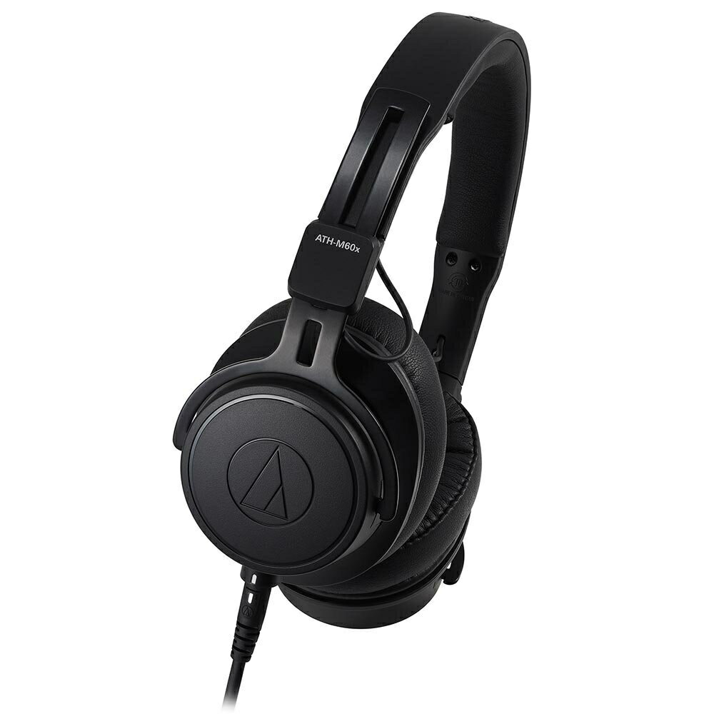 AUDIO-TECHNICA オーディオテクニカ ATH-M60xa ヘッドホン オーテク現場のニーズに応えたスタンダードプロフェッショナルオンイヤーモニターヘッドホン。・目立たない密閉型のオンイヤータイプながらも優れたアイソレーションを実現。・ATH-M50xと同様、大口径の45mmCCAWボイスコイルドライバーで情報量豊かな高解像度再生を実現。・モニターヘッドホンならではの広帯域でフラットな特性で解像度の高いモニタリングが可能。・長時間の使用でも快適な装着感を実現するイヤーパッドとヘッドバンドを採用。・メンテナンス性を考慮し簡単に交換可能なイヤーパッドとヘッドバンド。・着脱式コードは3.0mのカールコードと3.0m/1.2mのストレートコードの3種類を用意。【SPEC】型式：密閉ダイナミック型ドライバー：φ45mm出力音圧レベル：102dB/mW再生周波数帯域：15〜28,000Hz最大入力：1,600mWインピーダンス：38Ω入力端子：φ3.5mmステレオミニジャック質量(コード除く)：約220g付属品着脱カールコード(3.0m／φ3.5mm金メッキステレオミニプラグ)、 着脱ストレートコード(3.0m、1.2m／φ3.5mm金メッキステレオミニプラグ)、 φ6.3mmステレオ変換プラグアダプター、ポーチ