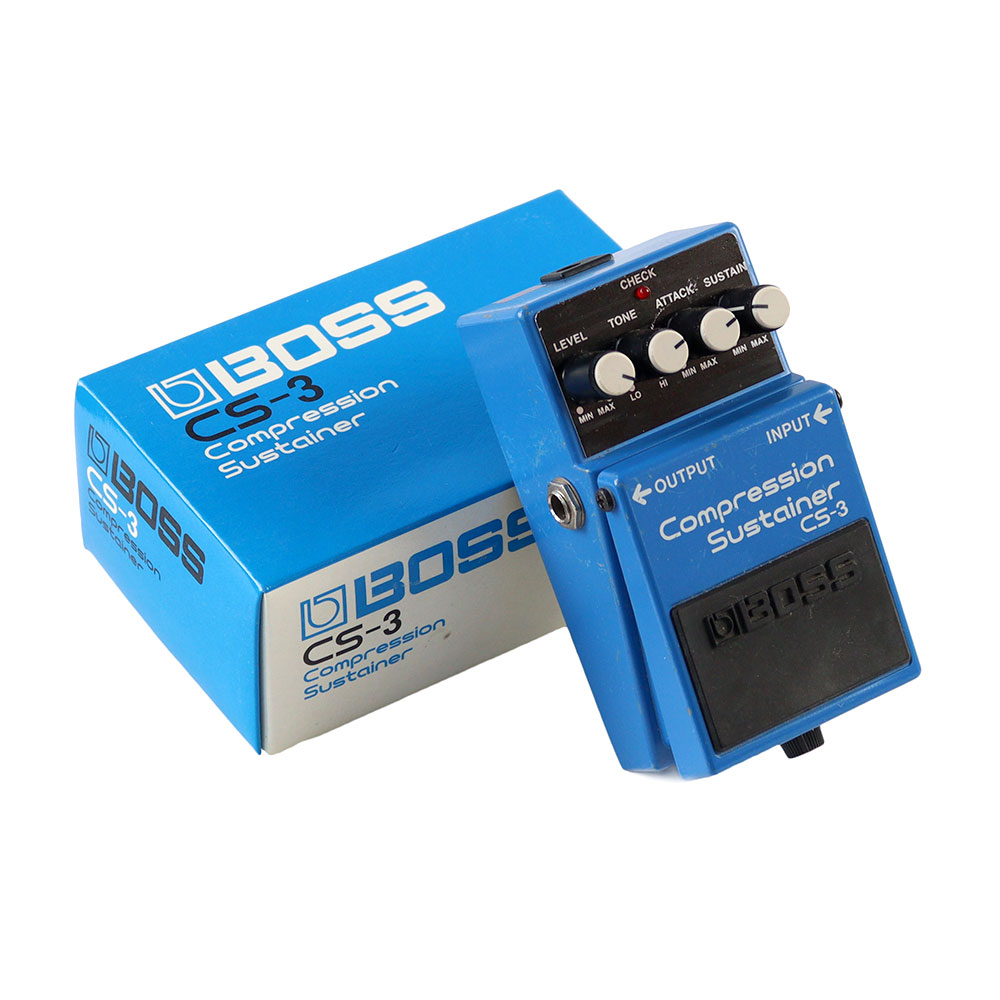 【中古】 コンプレッサー エフェクター BOSS CS-3 Compression Sustainer ギターエフェクターBOSS CS-3 Compression Sustainerの中古品です。箱あり、取説なし、全体的に引っ掻き傷、打痕、塗装剥がれがあります。MADE IN TAIWAN（台湾製）豊かなサスティンと安定した動作のコンプレッサー。CS-3は入力された信号のアタックを歪ませることなく圧縮し、伸びやかなサスティンを実現するコンプレッサーです。高性能VCA回路の採用により、レスポンスの速いコンプレッションと、安定したサスティンを確保。可変域の広いSUSTAINと高域成分を調整できるTONEコントロールにより、ファットで伸びやかなリード・サウンドからブライトなカッティングまで幅広いサウンド・キャラクターを得ることができます。また、ATTACKのコントロールにより、音数の多いパッセージにおいても、1音1音のアタックがクリアで歯切れの良いサウンドを生み出すことができます。