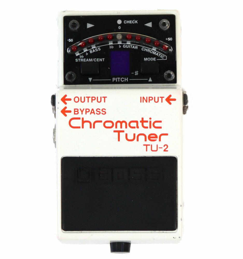 【中古】クロマチックチューナー エフェクター BOSS TU-2 Chromatic Tuner ペダルチューナーボス BOSS TU-2 Chromatic Tuner の中古品です。本体のみコーナー、側面などに小傷、塗装剥がれがあり使用感のあるコンディションです。電池ボックスネジ受けのゴムパーツに裂け、劣化あり。電池駆動、アダプター駆動確認済み。現在の所、ガリもなく動作に問題ございません。MADE IN TAIWAN（台湾製）お馴染みのBOSSコンパクトシリーズと同じデザインを採用したチューナー。実績のあるチューナーTUシリーズのノウハウをBOSSコンパクトシリーズのボディに詰め込み、ライブで威力を発揮するチューナーです。他のエフェクターに電源供給も可能です。