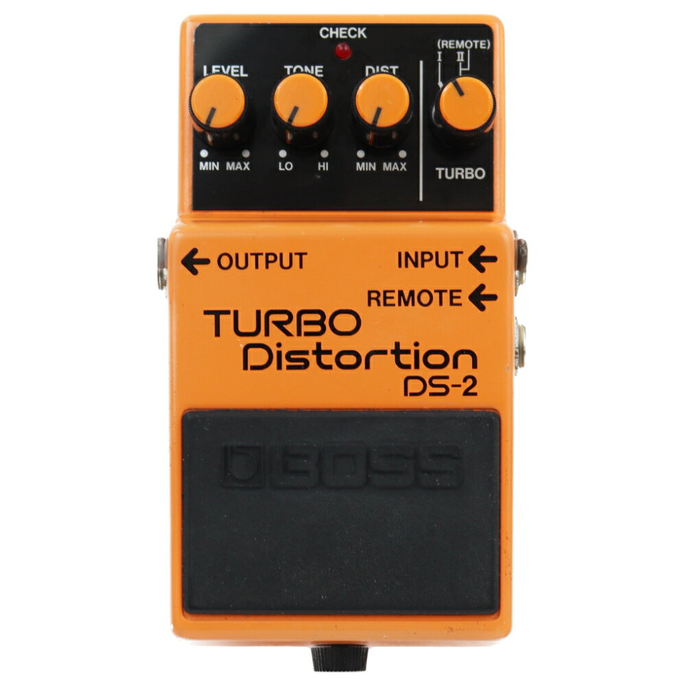 【中古】 ターボディストーション エフェクター BOSS DS-2 Made in Japan Turbo Distortion 日本製 ギターエフェクター ボス BOSS DS-2 Turbo Distortion の中古品です。本体のみ。全体的に細かい傷、汚れあり。使用感のあるコンディションです。MADE IN JAPAN 日本製個性際立つ2つのディストーションを搭載DS-2は激しくソリッドなサウンドを特長とするディストーションで、1987年のリリース以降、世界中のプレイヤーの信頼を得てきました。DISTを最大まで上げてパワーコードを弾けば突き抜けるような轟音が、高音弦を含んだコード・プレイにおいてもパワフルなサウンドが鳴り響きます。さらに、2種類のTURBOモードを搭載。ハードでありながらキメ細やかなサウンドのTURBO I、ユニークなミッド・ブースト・サウンドのTURBO IIから好みのサウンドを選択することできます。また、REMOTEジャックに外部フット・スイッチを接続すれば、モードを足元でコントロールすることも可能です。