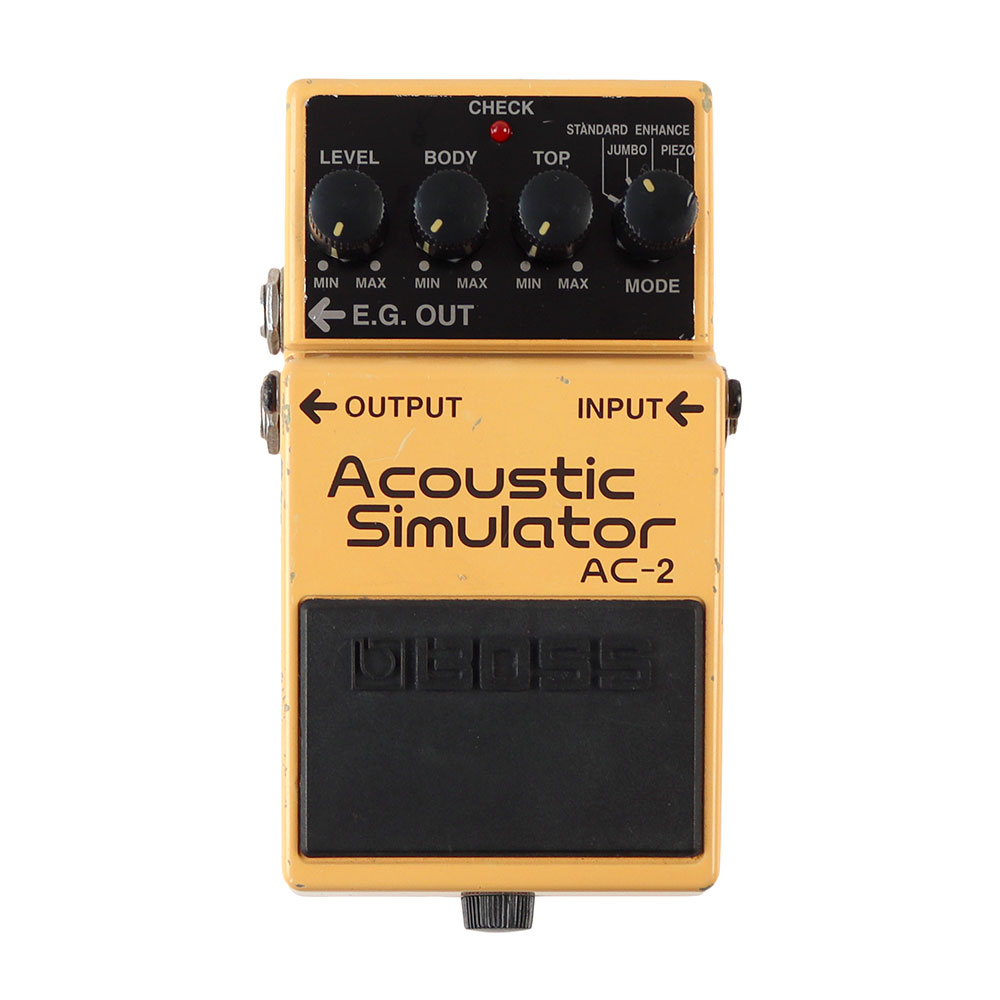 【中古】 アコースティックシミュレーター エフェクター BOSS AC-2 Acoustic Simulator ギターエフェクターボス BOSS AC-2 Acoustic Simulator の中古品です。本体のみ。コーナー、側面などに小傷、塗装剥がれがあり、使用感のあるコンディションです。電池ボックスネジ受けのゴムパーツに割れ、劣化があります。電池駆動、アダプター駆動確認済み。現在の所、ガリもなく動作に問題ございません。MADE IN TAIWAN（台湾製）エレキギターをアコースティックギターのサウンドに変換させるアコースティックシミュレーターです。モード切り替えスイッチで4種類の音色が選択可能です。アナログ仕様でナチュラルなアコースティックサウンドがエレキギターで楽しめます。