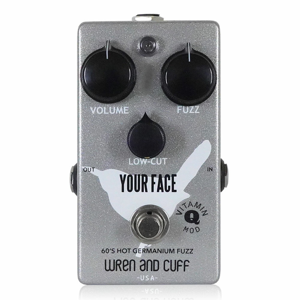 Wren and Cuff Your Face 60s Vitamin Q Mod Silver ファズ ギターエフェクターレナンドカフ / ユアフェイスシックスティーズビタミンキューモッド・60年代のファズフェイスを再現、ローカットコントロール搭載・ゲルマニウムトランジスタやヴィンテージパーツを使用・Vitamin Qコンデンサを使用したモディファイバージョンYour Face 60s Vitamin Q Modは、Wren and Cuffが誇る、60sヴィンテージファズフェイスペダル、Your Face 60's Hot Germanium Fuzzにスペシャルな“Vitamin Q”キャパシタを使用したスペシャルバージョンです。Your Face 60's Hot Germanium Fuzzは、トラディショナルな60年代のゲルマニウムトランジスタファズフェイスサウンドを作るため、多くのこだわりを秘めたファズペダルです。ギターヴォリュームに対して高い応答性を示す、太くバターのようなファズサウンドを実現し、さらにそれぞれのプレイヤーが必要とする音に調整することができます。Low-Cutノブによるローカットコントロールにより、不要なローエンドの調整も可能です。Your Face 60s Vitamin Q Modは、そこにVitamin Qキャパシタを使用した、まさにカスタムエディション。元々評価の高いファズペダルですが、Your Face 60s Vitamin Q Modはより柔らかく、バランスの取れた音色が特徴。ファズフェイス特有の強すぎるローエンドが柔らかくなり、明瞭感が加わりました。ゲインや操作感はYour Face 60's Hot Germanium Fuzzと同等で、オリジナルヴィンテージトーンを網羅し、さらにあと一押しも可能な扱いやすさを実現。とっつきにくいと思われがちなファズフェイス系ペダルですが、いとも簡単に迫力のファズトーンを作ります。※Your Face 60s Vitamin Q Modは、本物のヴィンテージゲルマニウムトランジスタを使用しています。再生産品ではない、本物のヴィンテージゲルマニウムトランジスタは数が少なくなっており、確保が難しくなりつつあります。生産の安定性を図るため、トランジスタの型番は非公開とさせていただきます。Your Face 60s Vitamin Q Modは9V電池、またはセンタープラスの9Vアダプターで駆動します。多くのスタンダードな9Vアダプターはセンターマイナスですので、アダプタ駆動の際は、付属のリバースプラグ等をご使用ください。その際、スタンダードなセンターマイナスのエフェクターと1つのアダプターから分岐させてのご使用はできませんのでご注意ください。種類：ファズ（ギター用）アダプター：9Vセンタープラス電池駆動：9V電池コントロール：VOLUME、FUZZ、LOW Cut、BIAS、Buffer