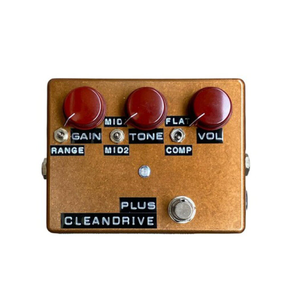 Shin’s Music CLEAN DRIVE PLUS COMPACT オーバードライブ ギターエフェクターリリース以来30数年、長年にわたり様々なアーティストへ施してきた多種多様なカスタマイズを一挙に集約した倍音マシマシのDRIVEペダル。CLEAN DRIVEはTUBEのコンデンサマイクで歪ませたサウンドを狙ったもので、TUBEマイクプリの様な倍音たっぷりのサウンドを身上としています。今までは、どちらかといえばエンジニア寄りの使い方が主だったものの、様々なカスタマイズを集約する事で、よりプレイヤー目線での使い勝手がプラスされています。