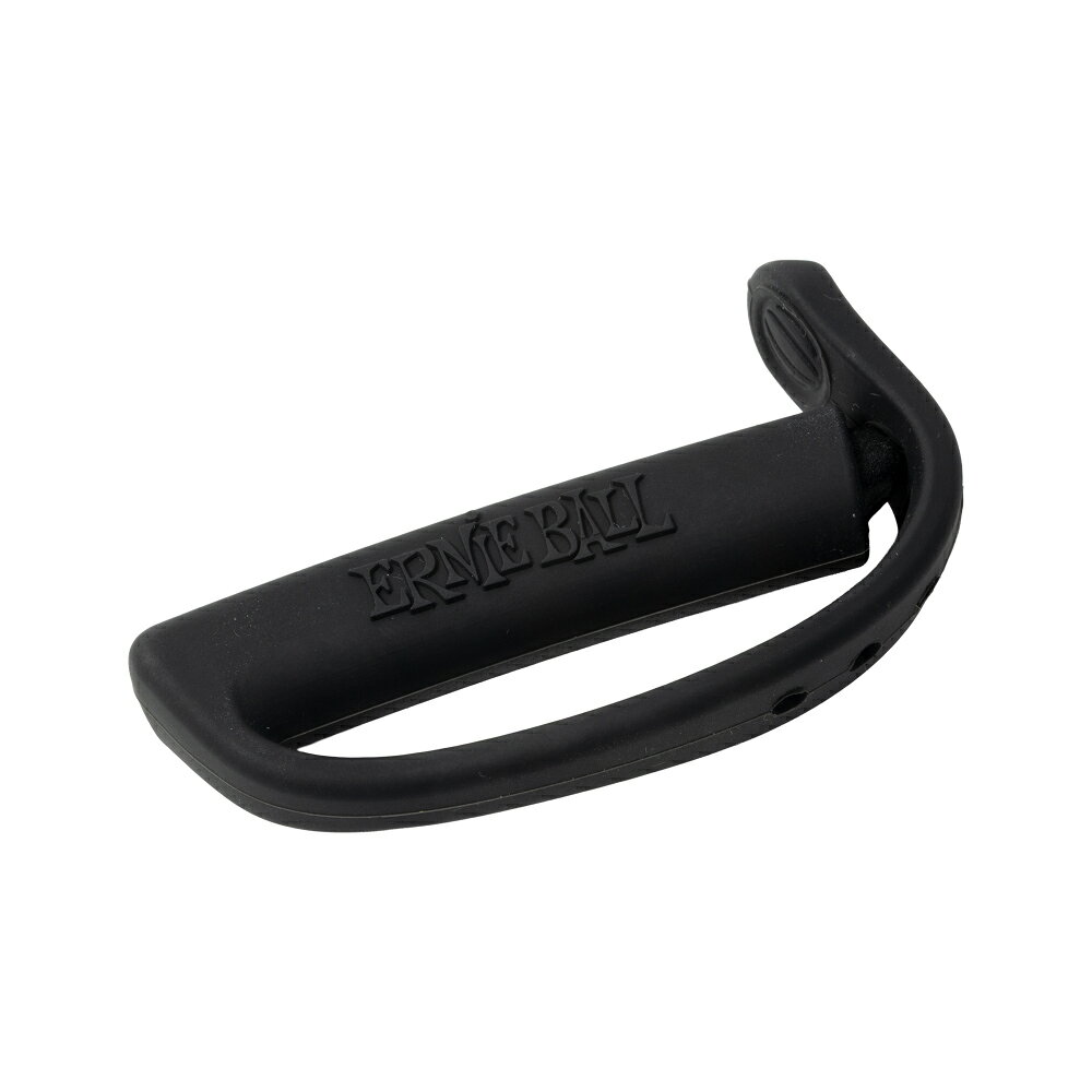 ERNIE BALL アーニーボール 9645 FLEX CAPO BK ギターカポ フレックスカポネックを守るソフトな質感と確かなフィット力を両立したカポタスト調整可能で耐久性に優れたシリコンラバー構造により、優れたチューニング安定性とクリアなトーンを実現する、革新的なカポデザインを採用しています。コンパクトで軽量な設計はネックにやさしくフィットし、傷が付くリスクを最小限に抑えます。Flex Capoは、持ち運びの多いミュージシャンにとって理想的な利便性を備え、スムーズな付け替えと安定したパフォーマンスを提供します。【主な特徴】■ 保護性の高いソフトタッチ仕様（左上）■ 調整可能なフィット構造（右下）■ 6弦・7弦ギターの大半に対応■ コンパクトで収納しやすいデザイン■ 耐久性に優れたソフトタッチ仕上げ外形寸法（W×D×H）：30×15×85 mm質量：15g