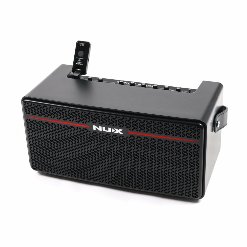 【中古】 NUX ニューエックス Mighty Space 小型ギターアンプ コンボ ワイヤレスモデリングアンプ NUX Mighty Space の中古品です。使用感のあるコンディションです。商品内容：本体・電源アダプター・トランスミッター・ストラップ細かな傷があります。現在の所、ガリもなく動作に問題ございません。NUX ニューエックス Mighty Space 小型ギターアンプ コンボ ワイヤレスモデリングアンプMighty Spaceは、多彩なエフェクト、アンプモデル、キャビネットIRを内蔵。ワイヤレス機能と充電バッテリーを備え、ケーブル接続のわずらわしさ無く演奏が可能な30Wのパワフルなギター/ベース用モデリングアンプです。Bluetooth接続しアプリを使用して、プリセットの設定やスマホ/タブレット端末の音源の再生。さらに、USBケーブルでパソコンと接続し、専用ソフトウェアを使用してプリセットの設定や、サードパーティIRの読み込みも可能。また、パソコンと接続してオーディオインターフェイスとしても使用可能です。