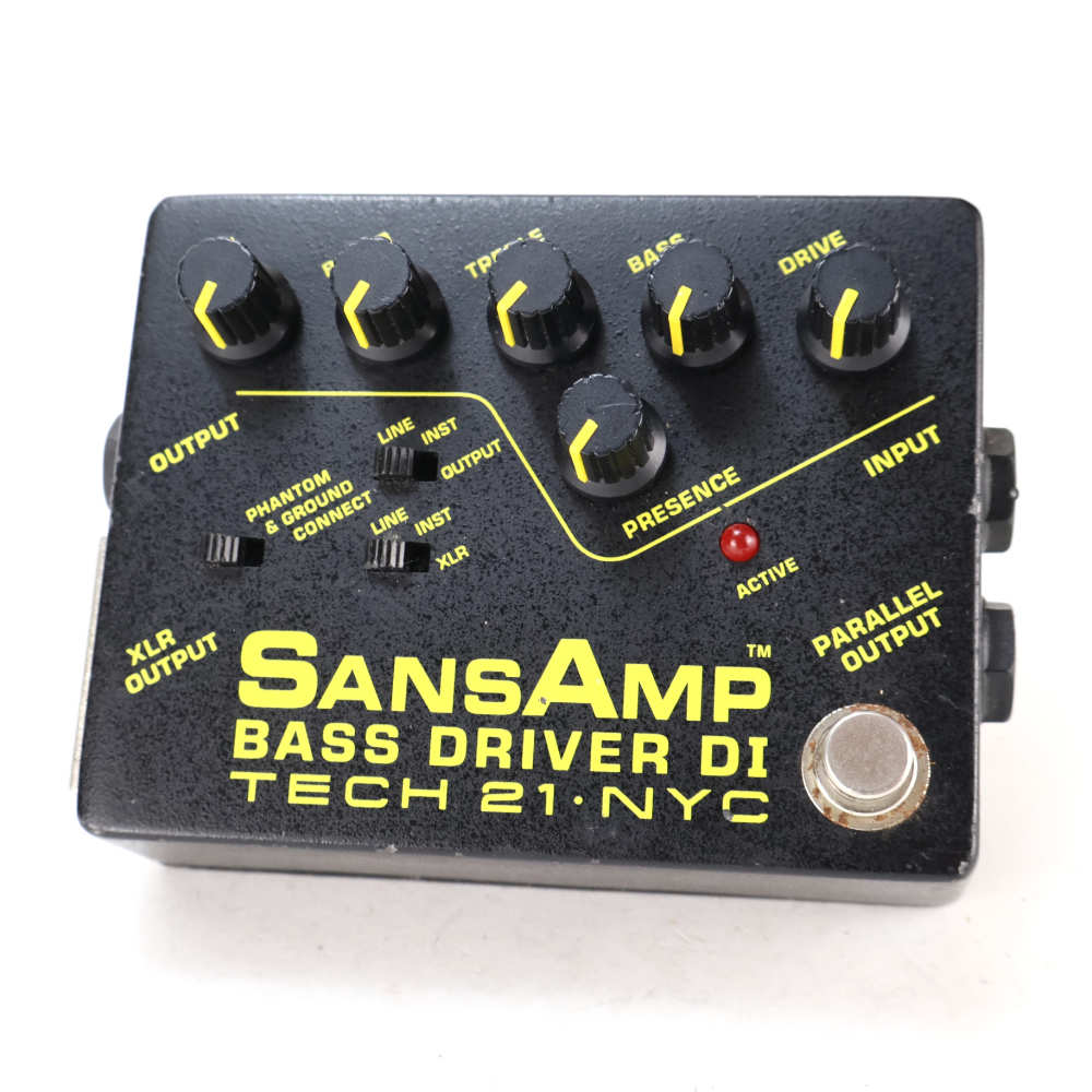 【中古】サンズアンプ ベースドライバーDI TECH21 SansAmp BASS DRIVER DI 旧仕様 ベース用DI プリアンプSansAmp BASS DRIVER DI 旧仕様 の中古品です。中古なりのコンディションです。商品内容：本体のみSansAmp BASS DRIVER DI 旧仕様中古です。傷やスレ、塗装剝がれがあります。フットスイッチワッシャーに錆あり。ベースプリアンプの超定番モデルMIDの無い旧仕様ですが、こちらの仕様も未だに人気があります。プリアンプ〜ドライブペダルとして太く安定のサウンド。DIとしても使用可能です。