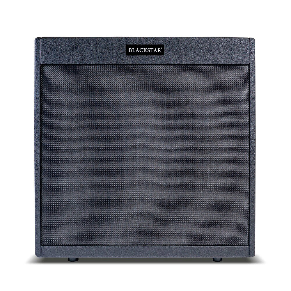 BLACKSTAR ST.JAMES 412B BLACK ギターアンプスピーカー 12インチスピーカー4発搭載 280WSt. James シリーズのキャビネットは、超軽量の携帯性と妥協のない音色とパワーを完璧に融合し、どこにいても最高のパフォーマンスを実現します。Celestion とのコラボレーションにより、並外れた Zephyr 軽量スピーカーを開発しました。F1 レースカーのように、不要な重量を削減し、従来のフェライト磁石を使用しながらも軽量スピーカーを実現しました。キャンドルナット合板は、強度、軽さ、そして有益な音響特性のために使用され、音質が良く、一生使える耐久性のあるキャビネットを作り出します。・4×12インチキャビネット・Blackstar限定 Celestion Zephyr 軽量スピーカー・4オームおよび16オームのモノラル入力またはステレオ8オーム左右入力・軽量で耐久性のあるキャンドルナット合板を使用・ライトアップされたブラックスターのロゴ・本格的なブラックブティックスタイル