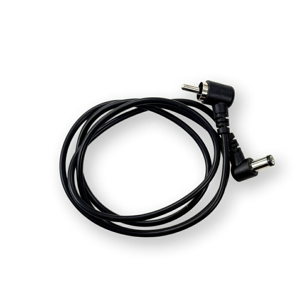 CIOKS Flex Cable 80cm 1080 Flex 1 - 80cm (31インチ) with 5,5/2,1mm センターマイナス L 型DCプラグ (black)Type1のFlex Cableは黒色で、センターマイナスの5.5/2.1mm DCプラグを備えています。これは最も一般的なタイプで、BOSS規格とも呼ばれています。ほとんどの用途に対応するため、L字型プラグと10mmバレルを備えたこのフレックスケーブルをご用意しています。ケーブル長は80cm。電源ソケットが埋め込み式のペダルやその他の特別なニーズに対応するため、ストレート型プラグ（I字型）または12mmバレルの長めのケーブルもご用意しています。どちらもケーブル長は50cmです。