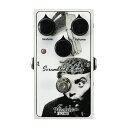 Fredric Effets Scrambled Brainz ベースエフェクターFredric Effects Scrambled Brainzは、伝説的で貴重なベースファズペダル、Ampeg Scramblerを再現したペダルです。オリジナルモデルには無かった、スタンダードなセンターマイナスの9VアダプタージャックやON/OFFのLEDを備え、トゥルーバイパスとしました。さらにVolumeコントロールを追加しているので、扱いやすさが格段に向上しています。Scrambled Brainzは過激なアッパーオクターブファズで、設定やプレイによりリングモジュレーションのようなトーンが出ることもあります。ベースにはもちろん、ギターにも最適なファズペダルです。Textureノブでアッパーオクターブの設定をシます。下げればノーマルなファズに、上げればオクターブが強くなります。さらにBlendノブでクリーンサウンドを付加することができます。そして、最後に追加されたVolumeノブで音量を調整します。Blendを最小にすれば、クリーンブーストも可能です。Scrambled BrainzはStacey Hineによるカスタムアートワークが施されています。・Fredric Effectsのために作られたカスタム筐体・プロフェッショナルパワーコーティングとスクリーンプリント・PCBマウント・ハンドメイド・Cliffジャック・Alphaフットスイッチ・ポット電源は、DC9Vセンターマイナスアダプター（One Control EPA-2000を推奨）または9V電池駆動に対応しています。