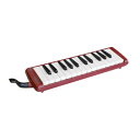 HOHNER（ホーナー） MELODICA STUDENT26 RED 鍵盤ハーモニカ 。メロディカ スチューデント26ハーモニカ、ブルースハープで世界トップクラスのシェアを誇るホーナーの鍵盤ハーモニカです。26鍵盤、プラスチックケース入りです。レンジ：B - C 26キー吹き口チューブ付カラー：レッド【鍵盤ハーモニカについて】鍵盤ハーモニカの事を「ピアニカ」と呼ぶ方も多いと思いますが、「ピアニカ」はヤマハの鍵盤ハーモニカの商標名となっており、メーカーによって名称が異なります。YAMAHA（ヤマハ）：ピアニカSUZUKI（スズキ）：メロディオン全音（ゼンオン）：ピアニーHOHNER（ホーナー）：メロディカKC（キョーリツ）：メロディーピアノKIKUTANI（キクタニ）：メロディーメイト現在では略称として「鍵ハモ（ケンハモ）」「鍵ハ（ケンハ）」と呼ばれることもあるようです。幼稚園・保育園・小学校の音楽の授業では一般的に鍵盤数が「32鍵」で音域が「アルト」の鍵盤ハーモニカが使用されます。地域や学校によっては、メーカーや型番指定がある場合もございますので、授業用にご購入をご検討される場合は、メーカー／型番をご確認の上、お買い求め下さい。また、各メーカー、モデルによっては鍵盤数が32鍵以外のモデルや、音域が「ソプラノ」や「バス」のモデルもございます。ご入用の際は用途にあった鍵盤ハーモニカをお探しください。吹き口（唄口）やケースなどのアクセサリー類につきましては、基本的にメーカーが異なると互換性がございませんので、お手持ちの鍵盤ハーモニカのメーカー、型番をご確認いただき、同メーカーが販売している互換性のあるアクセサリーをお買い求めください。