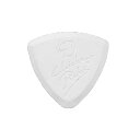 ChickenPicks Bermuda III 2.1mm ピック多くの海外プロ・ミュージシャンからの評価も高いオランダのピック・ブランド「ChickenPicks」。素材はマットな質感の熱硬化性樹脂を使用、一般的なピックよりも厚く質量が高いのが特徴です。力んで握り込むこともなく、汗をかくこともなくなり、手の疲れも軽減。さらに一般的な使用頻度で、1年以上も長持ちするという高い耐久性も実現しています。絶妙に施されたピック・エッジの角度加工により、耳触りで余分な倍音が発生しづらく、スムーズなトーンと抜群のアタック感を生み出します。ブリッジの近くで弾いても中低域が豊かで、ピッキング・ハーモニクスも出しやすい！BERMUDA III：トライアングルタイプ厚さ：2.1mm