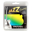 Thomastik-Infeld JS112 JAZZ SWING Flat Wound フラットワウンドギター弦×6セット。Thomastik社が作り出したフラットワウンドジャズギター弦は多くの音楽家の間で口コミに広がり、いまや唯一無二の伝説的な存在として認められるようになりました。本当のフラットワウンド弦（決してグランドワウンド＝削り出しや、今プレスワウンド＝圧縮ではないもの）とは時間と技術を惜しまず、ガラスの表面のように磨きこまれたリボン状のニッケルを丸い新鮮に巻いていったものです。Thomastik社が長年のクラシック弦の製造で持ちえた技術を採用してあり、芯線と巻き弦の間にわずかな隙間もなく密着しているため、振動を可能な限り自然な状態にすることができます。この結果がトラディショナルなジャズプレイには欠かすことのできないオーバートーンを完璧なバランスで生み出すわけです。JS1121st E Plain Steel .012 2nd B Plain Steel .016 3rd G Nickel Flat Wound .020 4th D Nickel Flat Wound .027 5th A Nickel Flat Wound .037 6th E Nickel Flat Wound .050※6セットでの販売です。