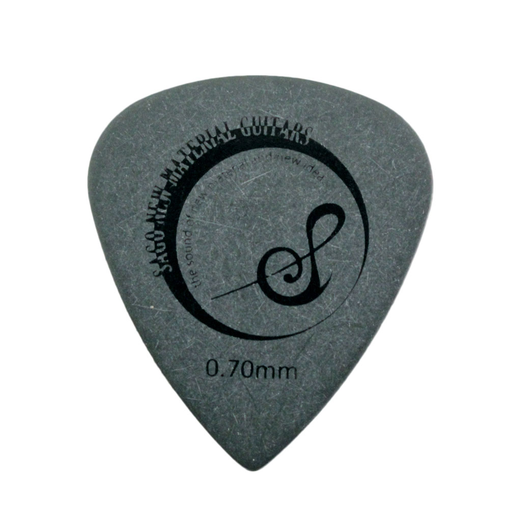 Sago Original Guitar Pick Teardrop 0.7mm Black Polyacetal ピック×10枚。【ポリアセタールピック】摩耗に強く粘りのある材質ですのでハードなプレイにも難なく対応できます。マットなボディに黒の配色がとてもクールです。形状：ティアドロップ材質：ポリアセタール厚さ：0.7mm※10枚セットでの販売です。