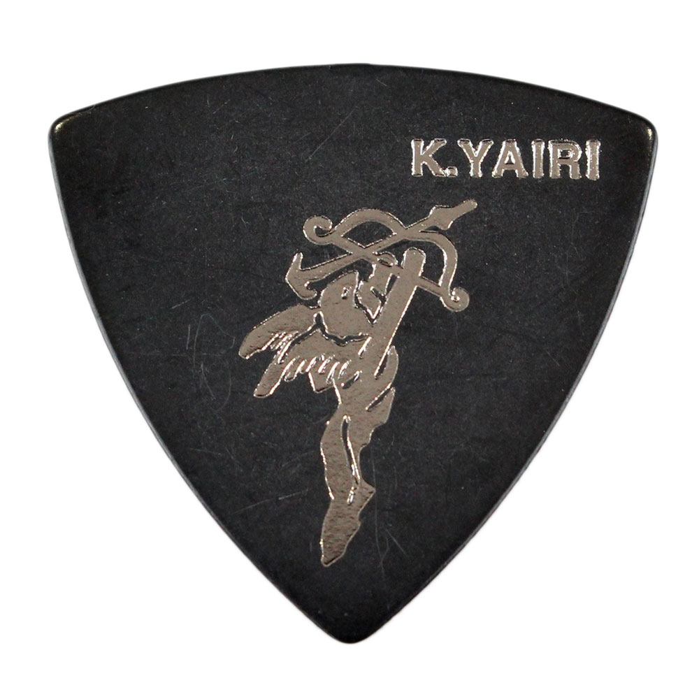 K.YAIRI TRI MED PPS エンジェル ギターピック×50枚。K.YAIRI TRI MED PPS ロゴ ピックK.YAIRIの定番のエンジェルピックです。エンジェル ロゴおにぎり型厚さ：ミディアム素材：PPS※50枚セットでの販売です。