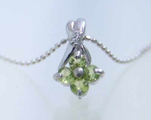 8月誕生石ネックレスペリドットダイ...