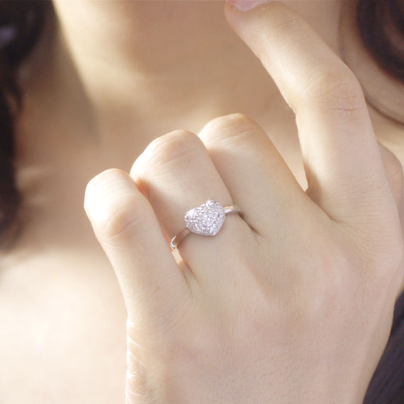 4月誕生石 ダイヤモンド 0.3ct パヴェ ハート リング（指輪） K18ホワイトゴールド...