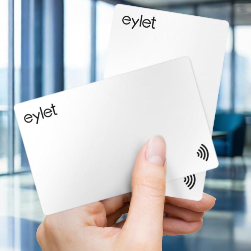 [日本製品] eylet デジタル名刺2枚パック - サブなし | NFC対応デジタル名刺 ホワイトサブスクリプションやアプリ料金なしのデジタル名刺。 チーム用の無料のデジタルカードプラットフォームであるアイレットチームと連携します。すっきりとしたデザイン。アプリは必要ありません。NFCまたはQRコードを使用して誰とでも連絡先情報を共有できます。2個パックで2人でプロフィールを作成し、eyletチームで無料のデジタル名刺プラットフォームで使用できます。NFC対応のデジタル名刺は、近距離無線通信を使用します。デジタル名刺には、各カードに固有のQRコードが印刷されています。パックにデジタル名刺2枚、横向き1枚、ポートレート1枚。動画、PDF、画像、カスタムリンク、その他65以上のソーシャルネットワークリンクを埋め込みます。アプリまたはチームのダッシュボードで統計を表示できます。チームダッシュボードを使用して、連絡先をエクスポートしてExcelにしましょう。