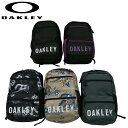 OAKLEY ESSENTIAL DAY PACK 5.0 2021年春夏モデル フロントに大きくロゴがプリントされたデイパック。 メイン収納に加え、フロント上下にポケットがあるので携帯など頻繁に出し入れする小物収納が快適 ●品番…FOS900676 ●生地素材…ポリウレタン ●サイズ…約31cm×55cm×22cm（40L） ※製品によって仕上りサイズに多少の誤差がありますのでご了承ください。 ●カラー…00G/BLACK/PRINT,02E/BLACKOUT,29A/DARK/GREY/HTHR,31S/SAFARI,89N/ULTRA/PURPLE ※撮影時の光量の具合や、ご覧いただいております画面環境によりまして、 実際の商品と若干色味が違う場合がございます。ご了承ください。 ゴルフ ゴルフ用品 ラウンド用品 普段使い オークレー オークリー 2021 春夏 新作