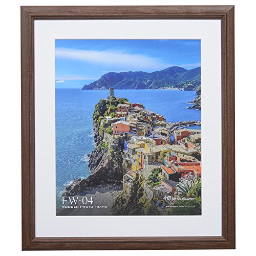 単品ブラウン/4切/FW-4-BR4・Color:ブラウンSize:4切Style:単品・パッケージ個数:1・ゆるやかな曲線で温かみ溢れるお手頃価格の木製フォトフレーム・奥行き感を与え作品をより引き立てるVカット(断面斜め裁断加工)マット・...