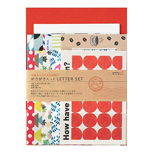 レッド/-/86763006・PatternName:単品・パッケージ個数:1・10柄の定形封筒が「がさがさ」入ったレターセット・毎回違う封筒や、一度にたくさんの人に送りたいときにぴったり。・罫線下敷き付きなので、無地でもバランスよく手紙を書けます。・【便箋】H210×W148mm 20枚入 無罫・【封筒】横型封筒:H114×W162mm 10枚入【10種類の封筒が「がさがさ」入ったレターセット】 定形郵便として送れる、一般的なサイズ(ハガキサイズ)の横型封筒10種類が入ったレターセットです。 旅行先で出会う可愛いお店の包み紙やパッケージを思わせるデザイン。 例えば文通などの相手に毎回違う封筒で手紙を送ることができます。 気分や送る相手に合わせて封筒のデザインを選べます。一度にたくさんの人に手紙を出すときにぴったり。 便箋と一緒に、写真やポストカード等を入れたり、いろいろな手紙を送りましょう。 便箋は、どの封筒にも合わせられるようにシンプルな無地無罫。 MD用紙(コットン)を使用した便箋20枚入りです。 罫線下書きが付いているので、無罫線でもバランスよく手紙が書けます。 定形郵便として送れるのは、厚さ1cm、重さ25g以内/厚さ1cm、重さ50g以内の2種類です。 商品名:ミドリ レターセット ガサガサ 10種類封筒 赤 86763006