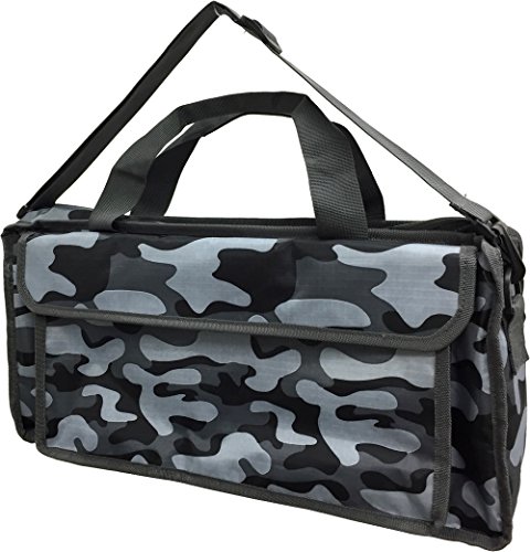 モノカモフラージュ/-/KHB-04/Mono Camouflage・Color:モノカモフラージュ・パッケージ個数:1・様々な鍵盤ハーモニカに対応したスタンダードサイズ・サイズ:縦22cm x 横49cm x マチ7cm・持ち運びもラクラクな「手提げ」「肩掛け」の2-Way仕様・教科書やリコーダーも収納可能なA4サイズポケット搭載・外から見えない場所にあるから安心な「お名前記載枠」商品紹介 KC 鍵盤ハーモニカバッグ KHBシリーズ ・様々な鍵盤ハーモニカに対応 ~スタンダードサイズ~ KHBシリーズは、KC“P3001-32Kはもちろんのこと、その他多くのの一般的な32鍵盤ハーモニカにも対応するサイズ設計です。 サイズ:縦22cm x 横49cm x マチ7cm ・持ち運びもラクラク ~2-Way仕様~ 肩掛けに対応できるショルダーストラップが付属し、手提げ・肩掛けの2-Wayでご使用いただけるため、荷物の多いときも持ち運びがラクラク。もちろんストラップは取り外しや長さの調節も可能です。 ・教科書やリコーダーも収納可能 ~A4サイズポケット~ 側面の大型ポケットには教科書や楽譜などが収納できる他、十分なマチを確保しておりますので学校で使用するソプラノリコーダーやハーモニカも収納できます。面ファスナー仕様なので蓋の開け閉めも簡単です。 ・隠れているので外でも安心 ~お名前記載枠~ ポケット蓋の内側には名前を記載できる[お名前カード枠]を設置。ポケット蓋をした状態では見えない場所に配置することで、お子様の通学時、屋外での持ち運びの際も外から名前が見えず安心してお使いいただけます。 ご注意（免責）必ずお読みください 参考価格として表示しているのは商品発売時点でのの想定した価格です。