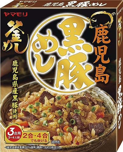 黒/215g×5個/3011243・炊飯機でおいしく炊ける釜めしの素です。1袋でお米3合用、3~4人前です。・パッケージ重量: 1.21 kg・フレーバー: 鹿児島豚めし商品紹介 ●ターゲット:30~40代有職子あり主婦とその家族 ●おうちにいながら、ご当地ならではのメニューや素材を使った炊き込みごはんを手軽に食べることができます。 ●具材に鹿児島産「黒豚」を使用し、ご当地をイメージした味付けの炊き込みごはんです。 ●黒豚、ごぼう、油揚げ入り。 ●しっかりとした味付けで、クセになる美味しさです。 ●3合用(3~4人前) 原材料・成分 野菜(にんじん、しょうが、ごぼう、れんこん、水くわい)、砂糖(国内製造)、しょうゆ、豚肉(黒豚50%)、ポークオイル、食塩、でん粉、ポークエキス、粒状大豆たん白、たん白加水分解物、かつおぶしエキス、こんぶエキス/調味料(アミノ酸等)、酸味料、(一部に小麦・大豆・豚肉・ゼラチンを含む)