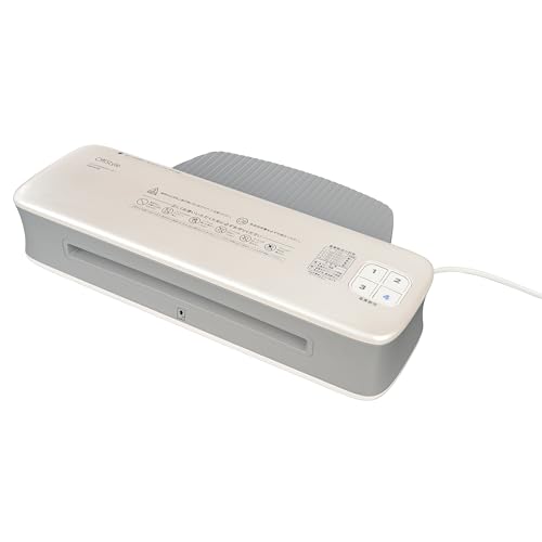 ホワイト/A4サイズ対応/LAM-R245・パッケージ個数:1・【 特 長 】　写真や書類を手軽にラミネート　100〜150ミクロンフィルム対応　2本ローラー　4段階温度設定可能　巻き込みリリースボタン付き　オートオフ機能付き　A4サイズ対応・【 仕 様 】　電源：AC100V 50/60Hz　消費電力：300W　定格電流：3.0A　定格時間：60分（休止時間30分）　予熱時間：約5〜7分　ラミネート速度：50Hz…226mm/分　60Hz…300mm/分　対応フィルム：100/150ミクロンフィルム・最大ラミネート厚：内容物含めて0.6mm　最大ラミネート幅：238mm　外形寸法（トレー含まず）：（約）幅391× 高さ84× 奥行135mm　質量：約1.78kg　コード長：約1.5m　梱包内容：本体、トレー、書付取扱説明書【 特 長 】 ● 写真や書類を手軽にラミネート ● 100〜150ミクロンフィルム対応 ● 2本ローラー ● 4段階温度設定可能 ● 巻き込みリリースボタン付き ● オートオフ機能付き ● A4サイズ対応 【 仕 様 】 電源：AC100V 50/60Hz 消費電力：300W 定格電流：3.0A 定格時間：60分（休止時間30分） 予熱時間：約5〜7分 ラミネート速度：50Hz…226mm/分　60Hz…300mm/分 対応フィルム：100/150ミクロンフィルム 最大ラミネート厚：内容物含めて0.6mm 最大ラミネート幅：238mm 外形寸法（トレー含まず）：（約）幅391× 高さ84× 奥行135mm 質量：約1.78kg コード長：約1.5m 梱包内容：本体、トレー、書付取扱説明書
