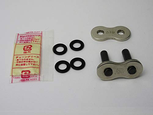 S&S(シルバー)/-/525ZVM-X用・パッケージ個数:1・品番:525ZVM-X ●カラー:シルバー ●ジョイント:ZJ(カシメ)タイプ商品紹介 レース用チェーンの高性能に、ストリートの長寿命を与えた、プレミアム スーパースポーツ モデル MotoGPのDNAをもつ、シールチェーンの最上級グレード。 525ZVM-X用 ZJ(カシメ)ジョイント (こちらの商品はジョイントのみです) D.I.Dチェーン ジョイント記号の説明 ジョイント強度を表すとRJ)FJ)ZJとなります。 シールチェーン・中排気量車以上はZJ(カシメ)ジョイントの使用を推奨します。 ・RJ(クリップタイプ)・・・ペンチ・プライヤーで作業可能。 ・FJ(軽圧入クリップタイプ)・・・プレート圧入時「かし丸君」使用。圧入後はペンチ・プライヤーにて作業可能。 ・ZJ(カシメタイプ)・・・プレート圧入、ピンカシメを「かし丸君」を使用するタイプ。 ご注意（免責）必ずお読みください -