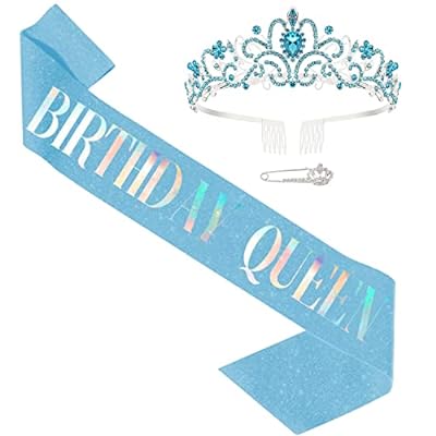 [huazontom] 誕生日 王冠 たすき ブローチ 3点セット 「BIRTHDAY QUEEN」 ティアラ パーティーグッズ 誕生日カチューシャ パーティーハット バースデー 飾り 女の子 おしゃれ ブルー エレガント 「バースデー女王」ブランドhuazontom色バースデー女王（エレガント）-ブルーモデル商品説明「誕生日祝い3点セット」文字「BIRTHDAY QUEEN」（「バースデー女王」）付きティアラ、たすき、キラキラブローチの3点誕生日お祝い用セットです。優雅＆高級感溢れているこのバースデーセットをつけて、楽しい誕生日パーティーを過ごしましょう！「おしゃれなティアラ」紙質のパーティーハットの代用として、オシャレと高級感だけではなく、バースデーテーマに合わせやすく、サイズもコンパクトで邪魔になりません。「文字付きたすき」たすきの生地は柔らかく、ちょうど良いサイズになっており、大人でも子どもでも使えます。文字はキラキラでおしゃれ、誕生日パーティーのシーンに最適です。「キラキラブローチ」キラキララインストーンで飾っているブローチも付属しております。王冠デザインはとてもオシャレに見え、メッキもしっかりしていて、パーティー以外の場合でつけてもかわいいアクセサリーになります。「安心サポート」お客様に安心して商品をご購入いただくため、弊社の商品すべて保証を実施しております。もし何か問題がある場合は、気軽にお問い合わせください、迅速に対応いただきます。操作手順：[注文履歴] ⇒ [出品者に連絡する]