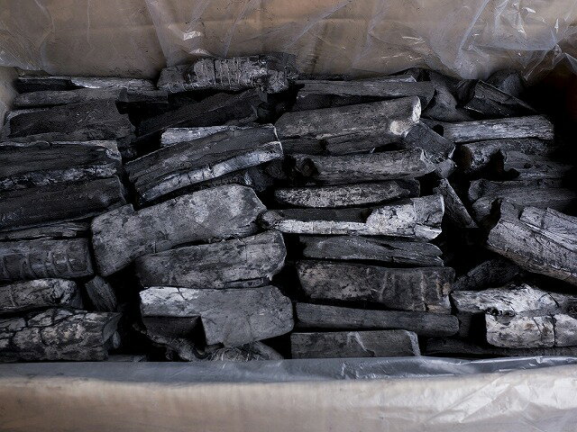 ラオス備長炭 15kg 切割小 (長さ約10-20cm太さ約3-5cm) 【11000円以上ご購入で送料無料】