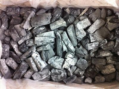 ラオス備長炭 15kg 丸割S (長さ約3-10cm、太さ約2-5cm)丸・割混合