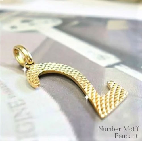 k10 ペンダントトップ 2 数字 No.2 ナンバー2 2番 クラシカル 数字モチーフ ペンダント おしゃれ 人気 記念 誕生日 誕生石 レディース メンズ ...