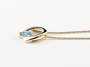 シエロブルーの【10％OFFクーポン配布中】 k18 ネックレス 馬蹄 ブルートパーズ ホースシュー ペンダント イエローゴールド シンプル レディース チェーン 人気 蹄鉄 11月誕生石｜アングル2