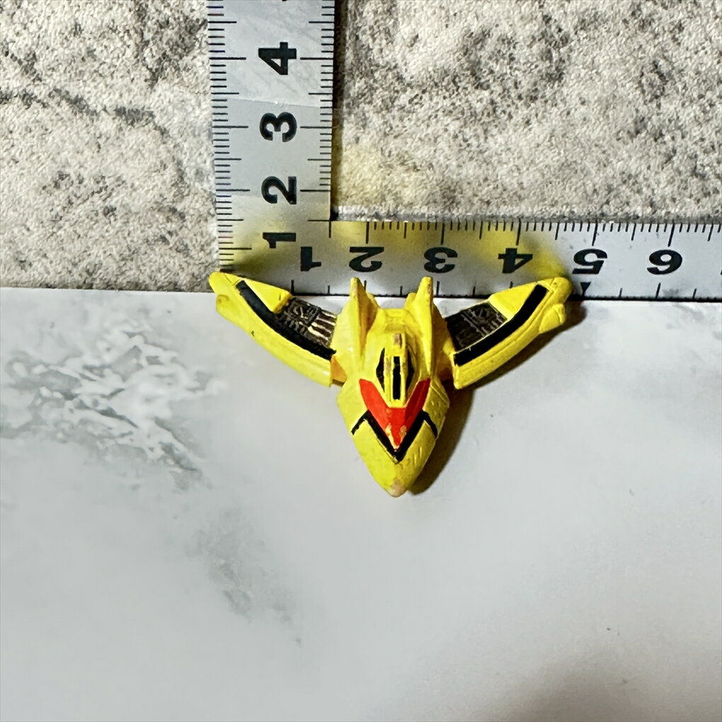 【中古】 【特空機出撃準備完了】 【鮮烈カラーで大人気】 ウルトラマンティガ 超動シリーズ ガッツウイング1号 ビークルフィギュア 中古品 ミニサイズ コンパクトスケール イエロー レッド ブラック配色 特撮ヒーロー メカ ビークル