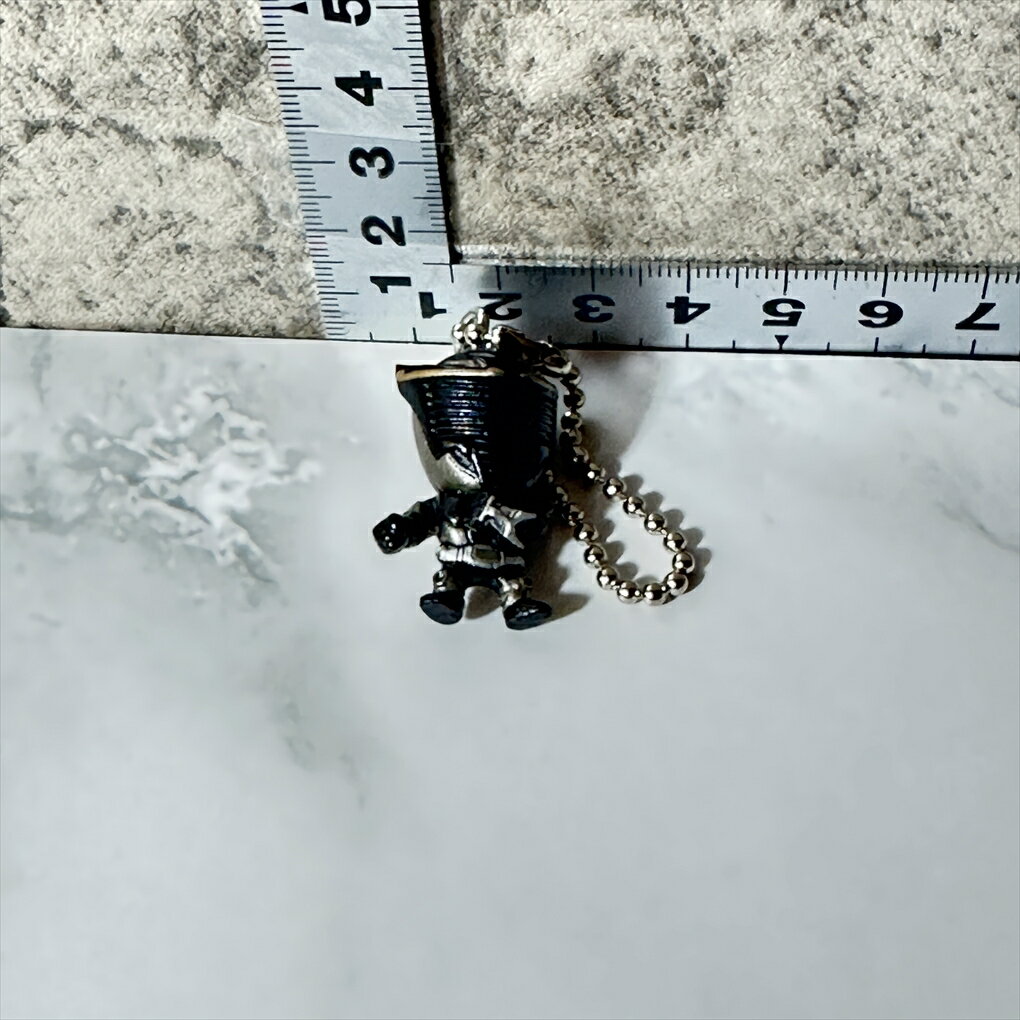 【中古】 【最強コンプリートフォーム】 【通りすがりの仮面ライダーだ】 仮面ライダーディケイド コンプリートフォーム キーホルダー ストラップ フィギュア 高さ約3.0cm 中古品 特撮 ヒーロー