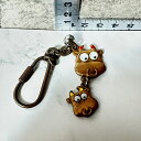 【中古】 【ユニークで可愛らしいデザイン】 【親子で楽しめる牛モチーフ】 牛 親子 キーホルダー 目玉付き ブラウン レッド イエロー 縦約5.5cm 横約3....