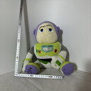 【中古】 【アンディの仲間入り】 【映画の世界を再現】 ディズニー ピクサー トイストーリー バズライトイヤー ぬいぐるみ 高さ約30cm 横幅約33cm 奥行...