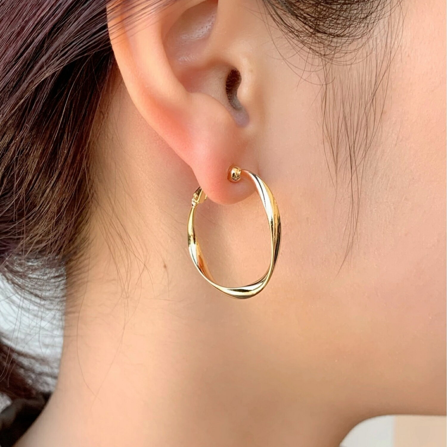 ねじれフープイヤリング (両耳用) レディース アクセサリー 結婚式 パーティー 誕生日 プレゼント シルバー ゴールド ピンクゴールド シンプル
