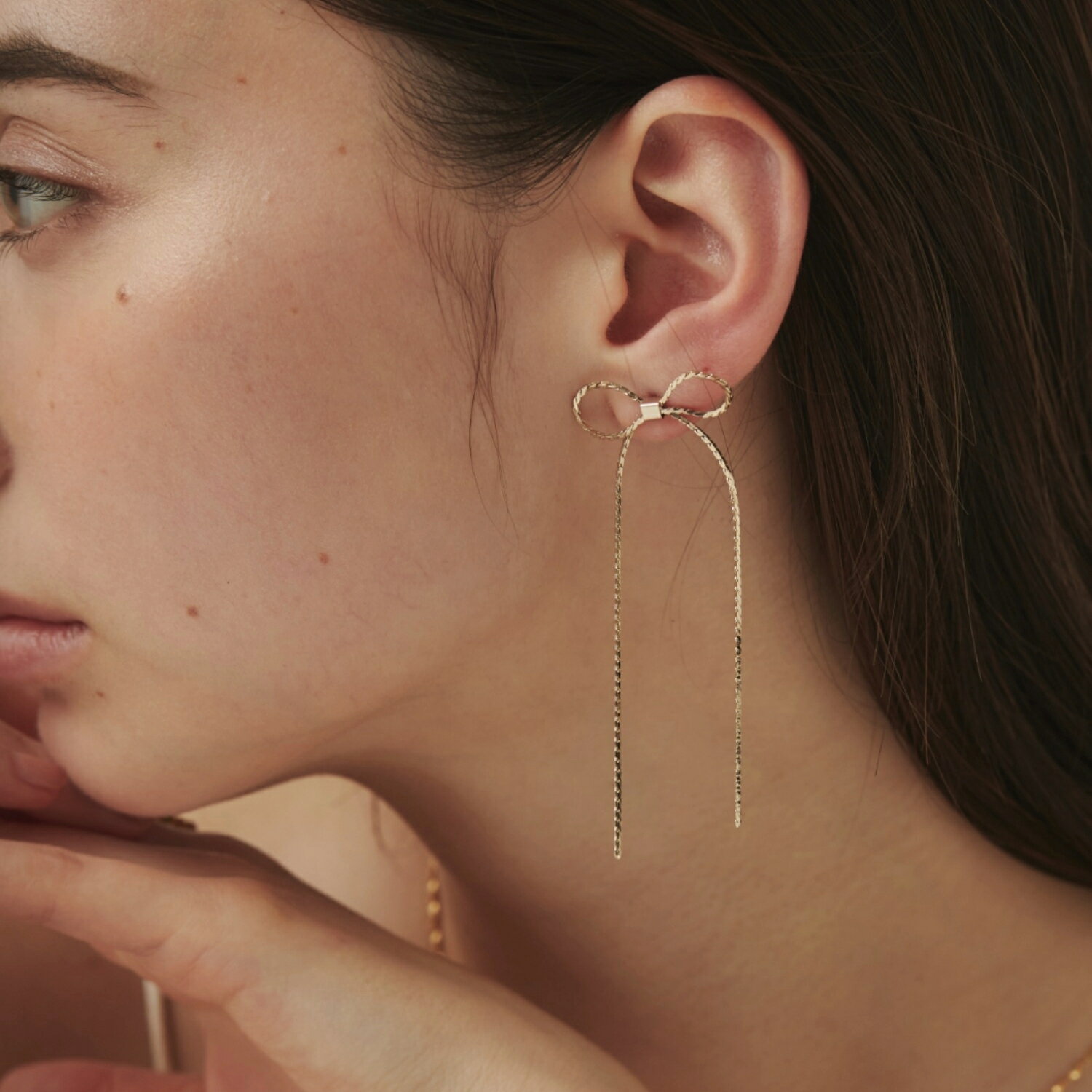 チェーンリボンピアス (両耳用) レディース アクセサリー 結婚式 パーティー 誕生日 プレゼント シルバー ゴールド ピンクゴールド シンプル