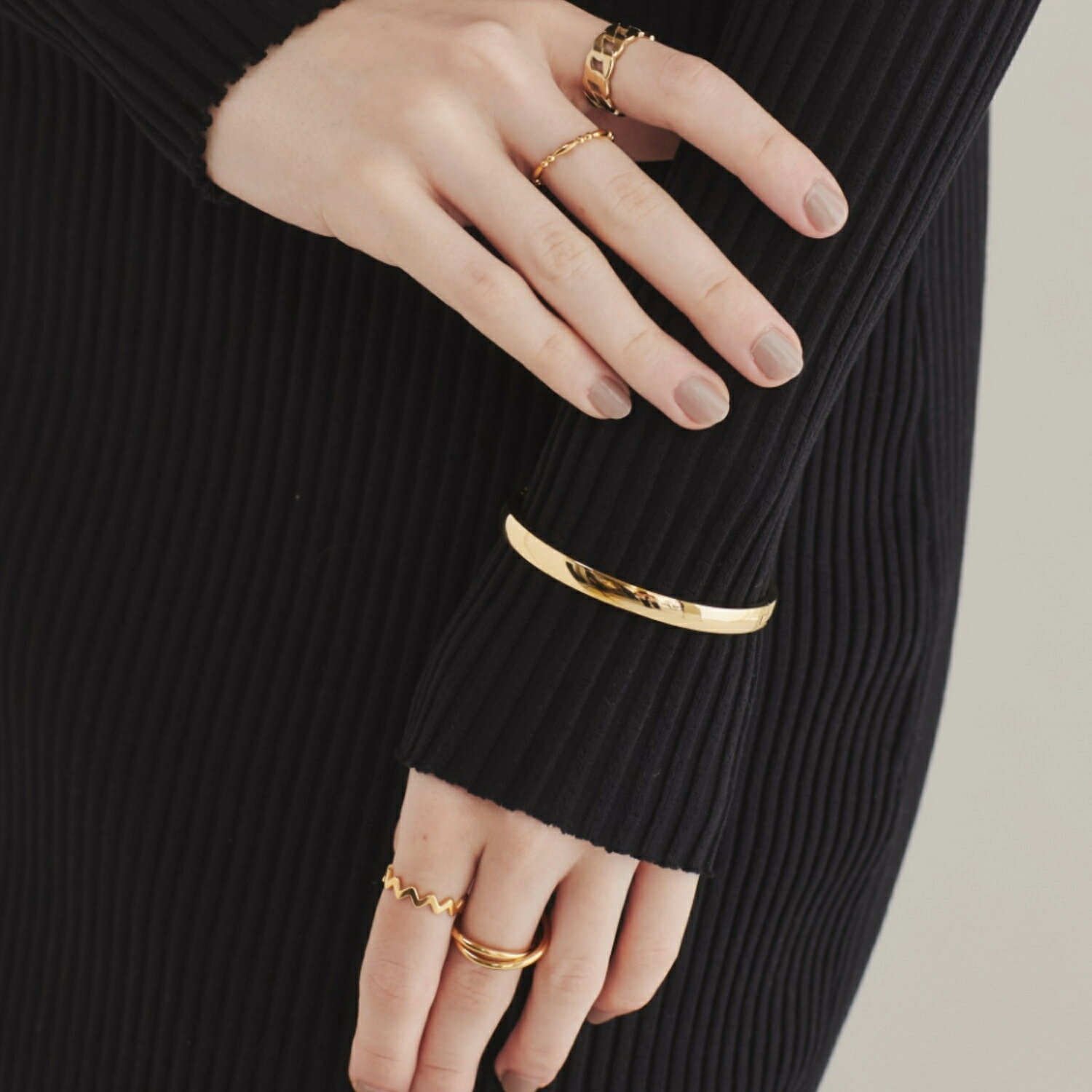 金属アレルギー対応 シンプルバングル / ブレスレット サージカルステンレス レディース アクセサリー 結婚式 パーティー 誕生日 プレゼント シルバー ゴール...