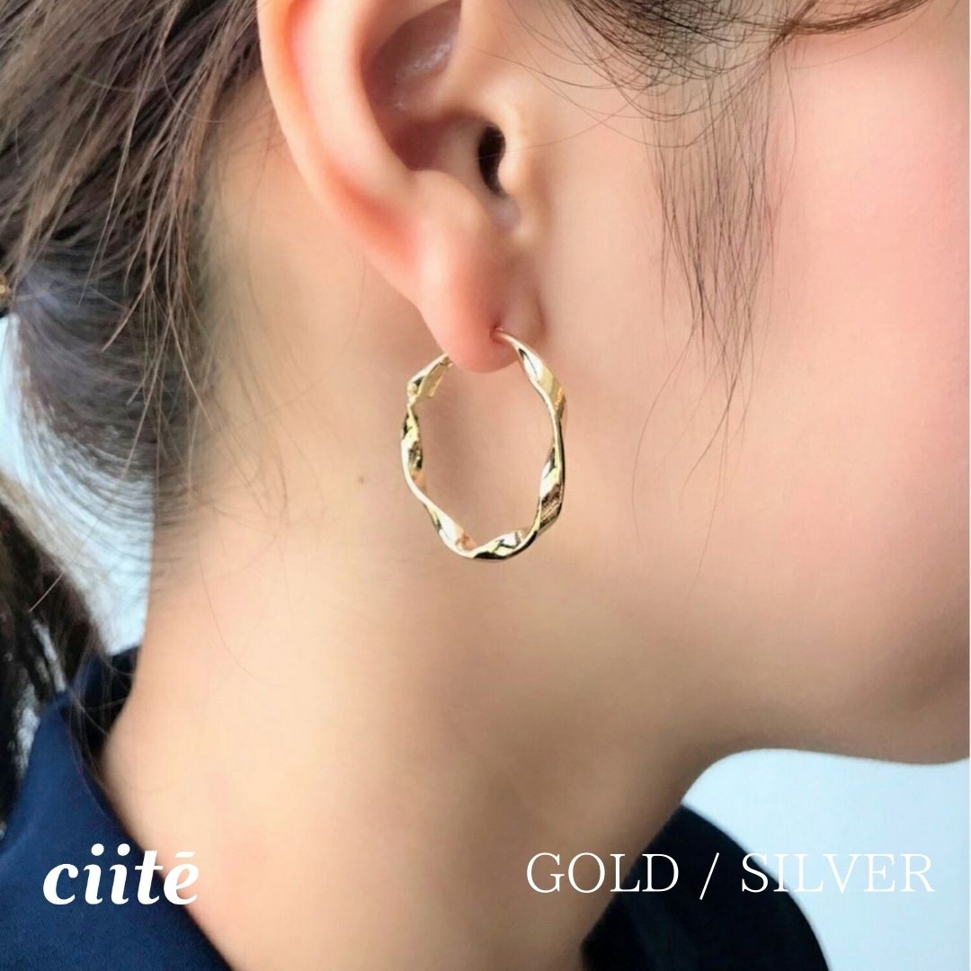 樂天商城 - ねじりフープピアス (両耳用) レディース アクセサリー 結婚式 パーティー 誕生日 プレゼント シルバー ゴールド ピンクゴールド シンプル