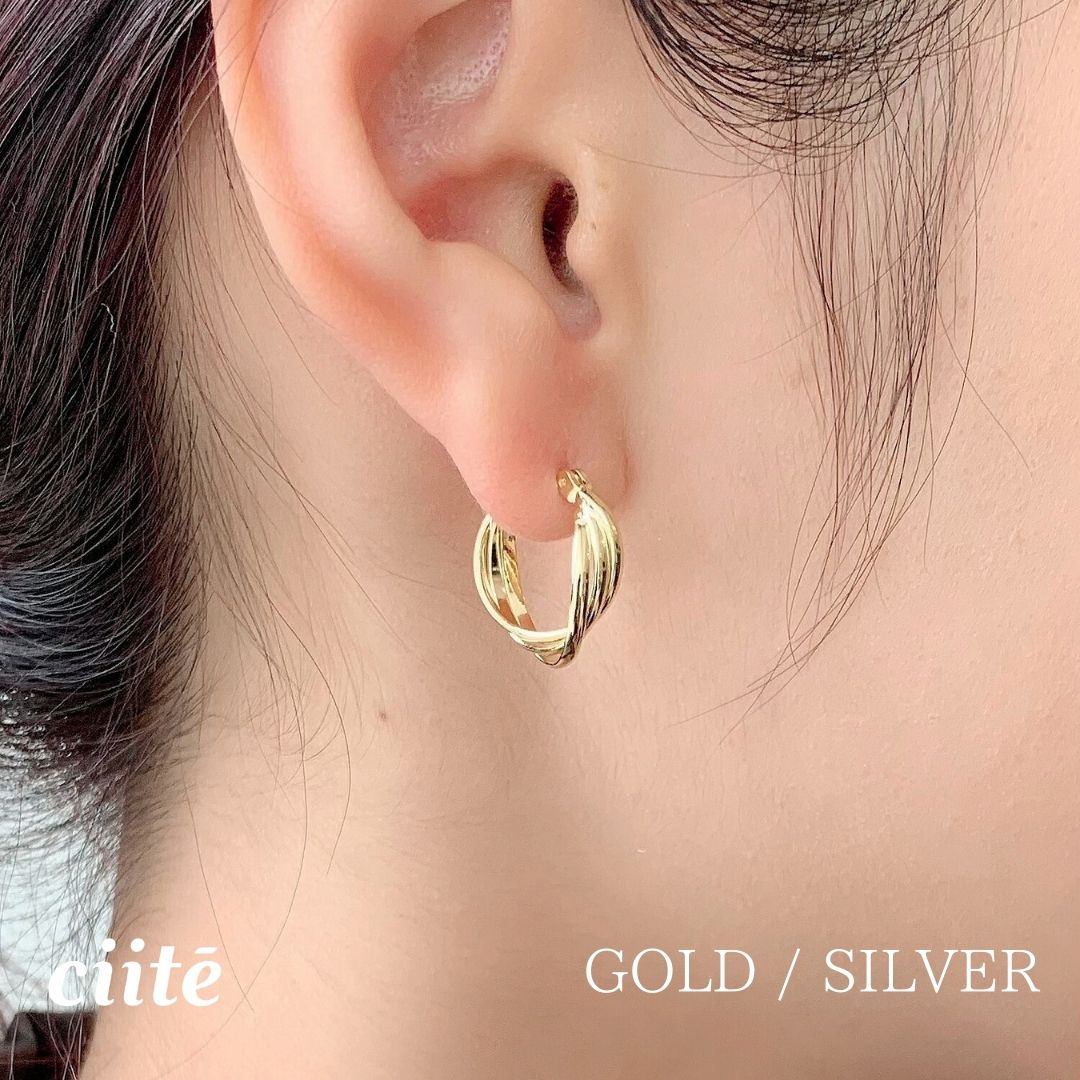 樂天商城 - ミニねじれ3連フープピアス (両耳用) レディース アクセサリー 結婚式 パーティー 誕生日 プレゼント シルバー ゴールド ピンクゴールド シンプル