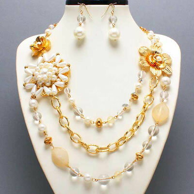 樂天商城 - 【1点限り＆再入荷なし】パールのお花のアシンメトリーゴールドネックレス