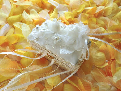 可憐な小花の花束♪リングピローボックス 可憐な小花の花束♪リングピローボックス